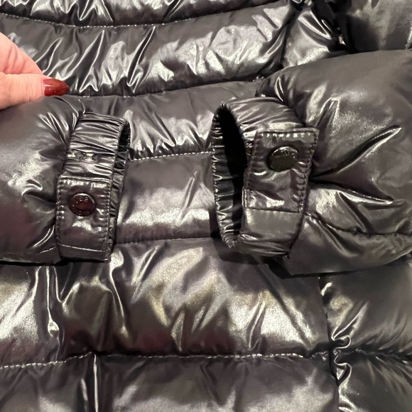 Moncler unisex jacket.  Slightly worn.  Excellent condition - Picture 6 of 6